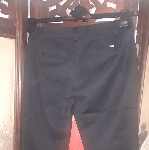 Tommy Hilfiger women's ankle lenght black pants. Size 00 - Picture 3 of 4